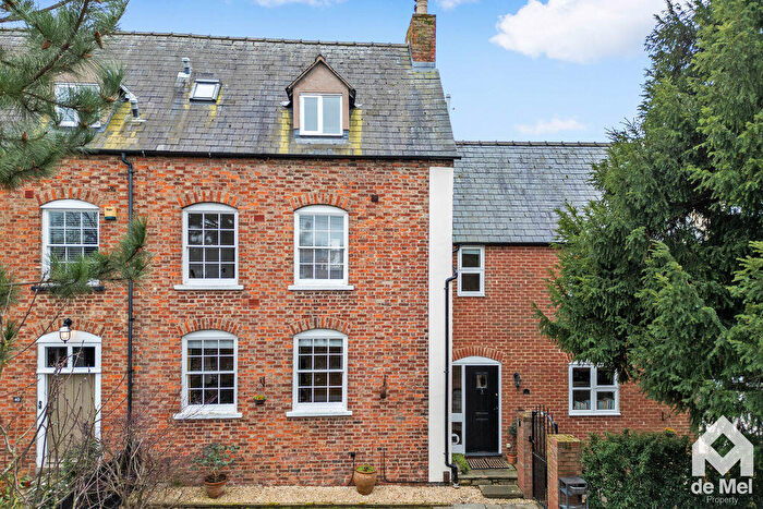 3 Bedroom Semi Detached House For Sale In School Road, Bishops Cleeve, Cheltenham, GL52
