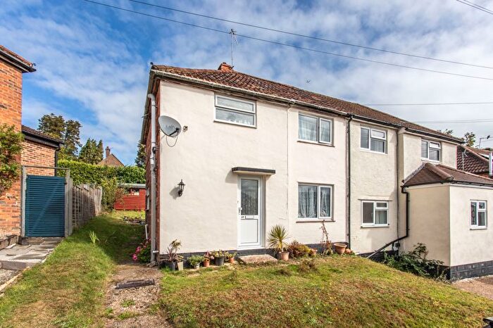 3 Bedroom Semi-detached House For Sale In Wealden Close, Crowborough, TN6