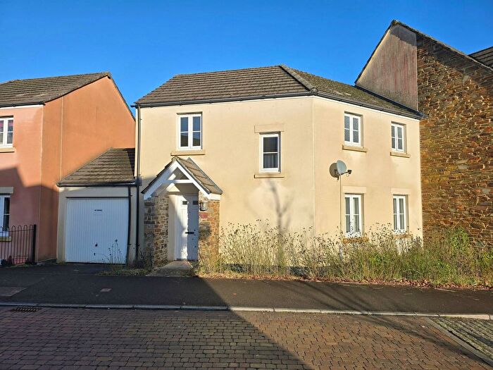 3 Bedroom Semi-Detached House For Sale In Buzzard Road, Tavistock, PL19