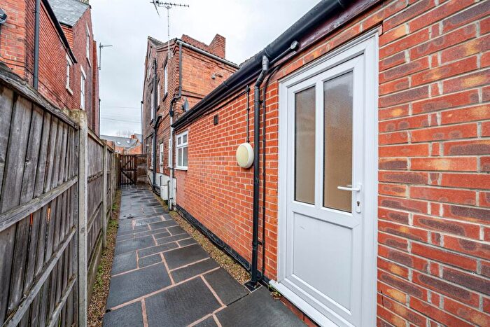 Studio To Rent In Radcliffe Road, West Bridgford, NG2