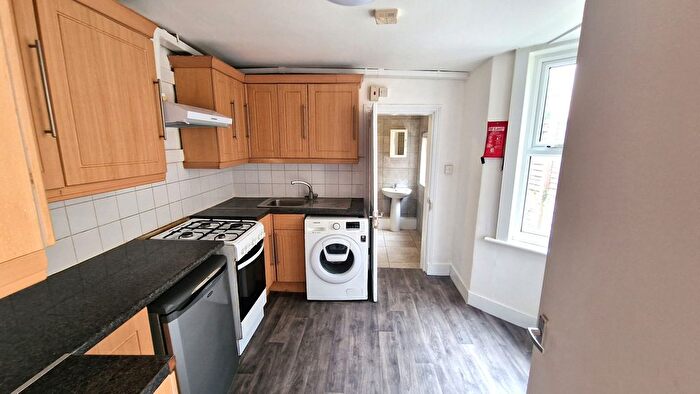 5 Bedroom Terraced House To Rent In Bow Common Lane, London, E3