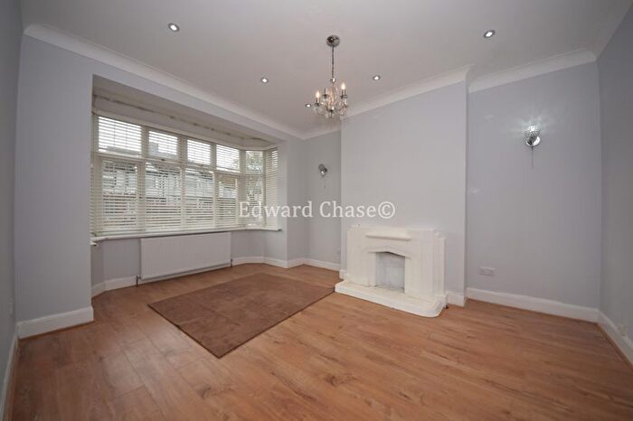 4 Bedroom Terraced House To Rent In The Drive, Cranbrook, Ilford, IG1