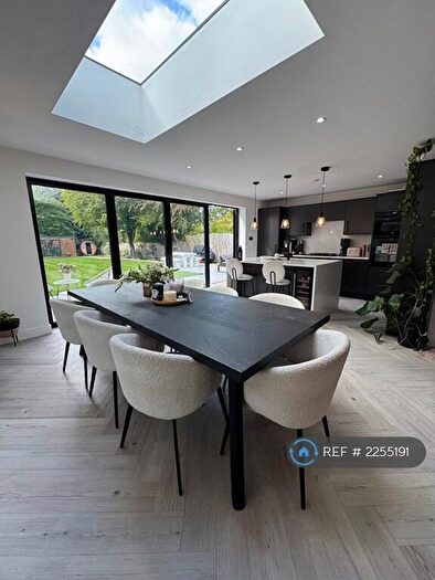 3 Bedroom Detached House To Rent In Blundel Lane Cobham - Private Road, Stoke D'abernon, Cobham, KT11