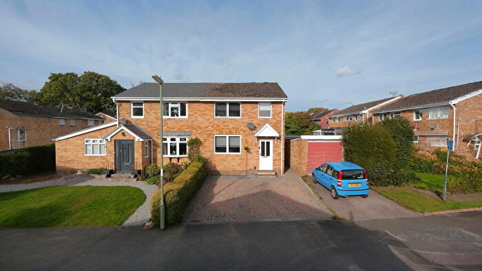 3 Bedroom Semi-Detached House For Sale In Rose Close, Hedge End, SO30