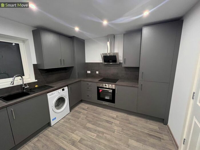 2 Bedroom Flat To Rent In Brewster Avenue, Peterborough, Cambridgeshire., PE2