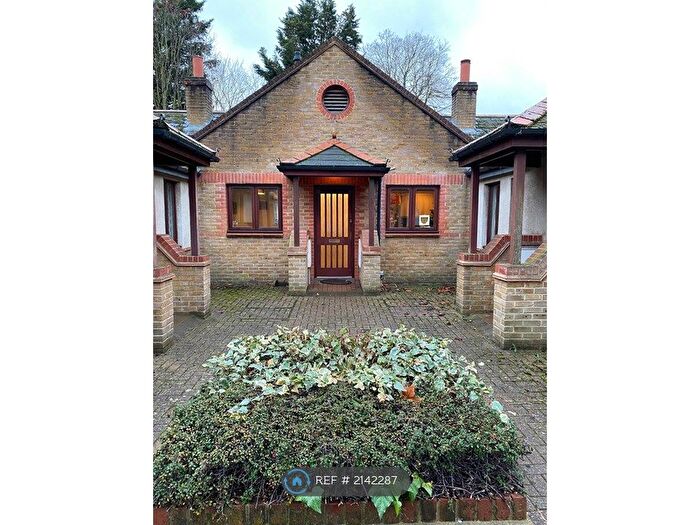 2 Bedroom Bungalow To Rent In Lincoln Mews, London, SE21