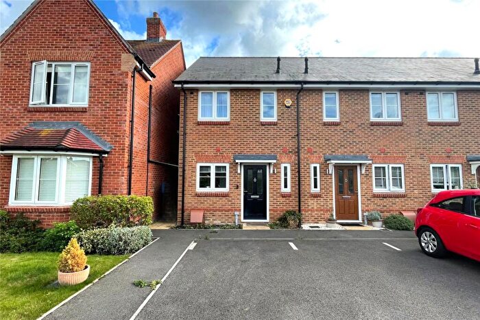 2 Bedroom End Of Terrace House For Sale In Elizabeth Bree Close, Ash, Surrey, GU12