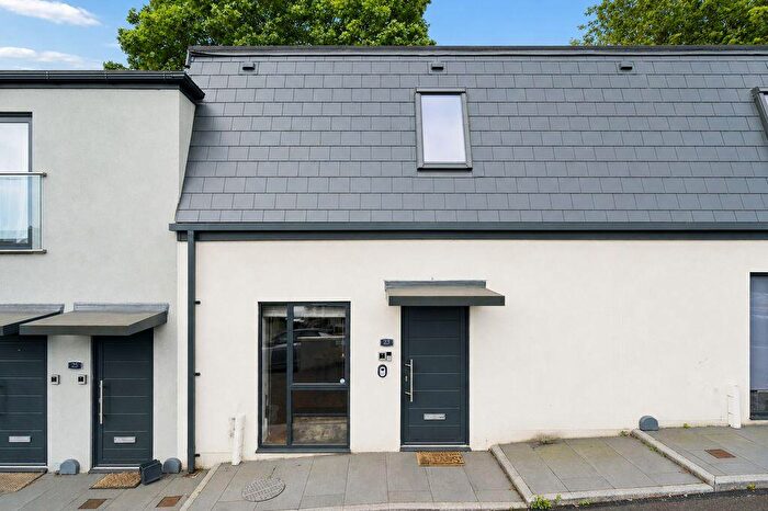 1 Bedroom Flat For Sale In Treadaway Hill, Loudwater, HP10