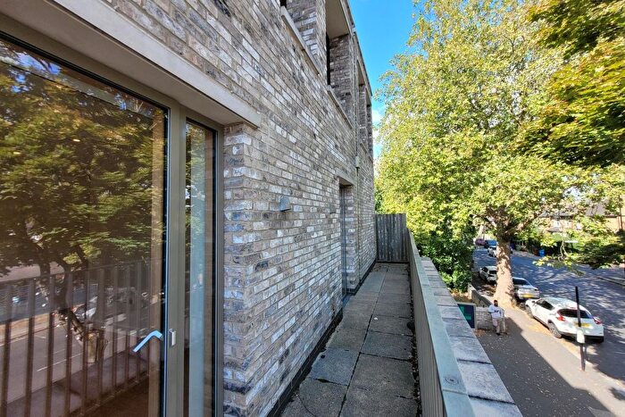 2 Bedroom Flat To Rent In Croxted Road, West Dulwich, London, SE21