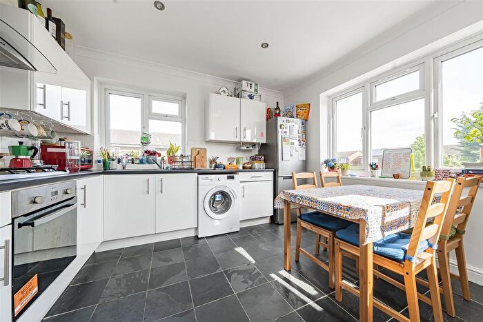 2 Bedroom Maisonette For Sale In Horton Road, Datchet, Slough, SL3