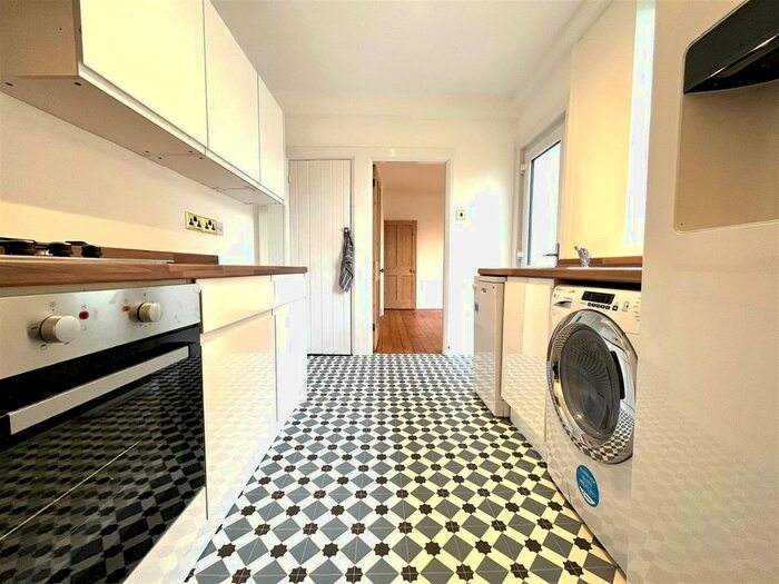 2 Bedroom Terraced House To Rent In Craddock Road, Enfield, EN1