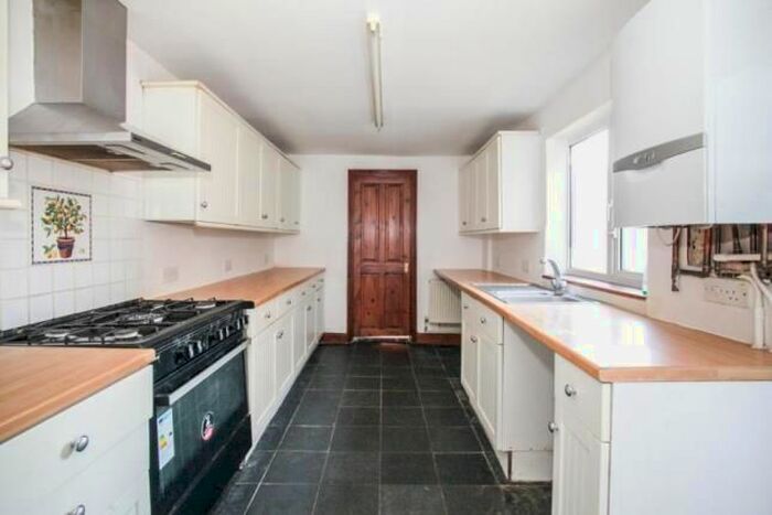 3 Bedroom End Of Terrace House For Sale In Kingston Road, Luton, LU2