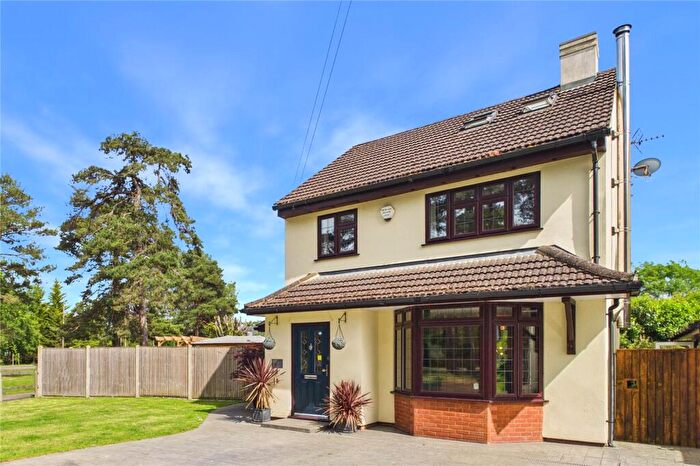 4 Bedroom Detached House For Sale In Almswood Road, Tadley, Hampshire, RG26