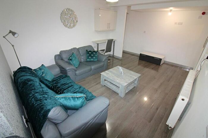 5 Bedroom Flat To Rent In Adelphi Street, Preston, PR1