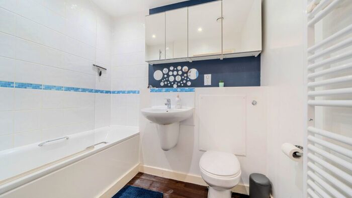 1 Bedroom Flat For Sale In Papyrus Court, Hillyfield, London, E17