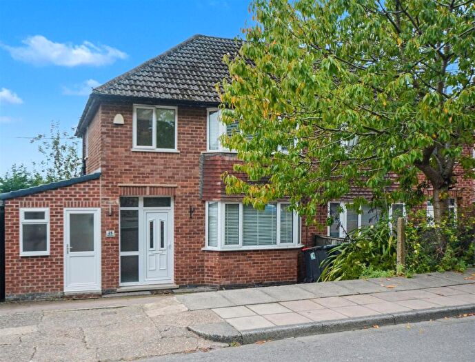3 Bedroom Semi-Detached House For Sale In Mayfield Drive, NG9