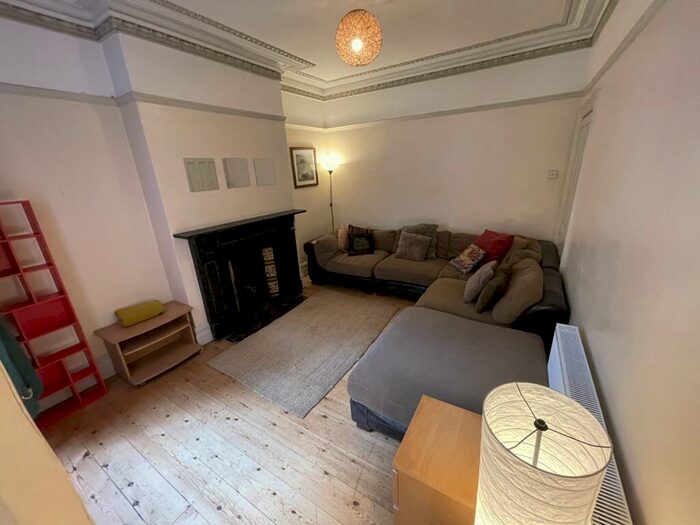 6 Bedroom Terraced House To Rent In Cotham Vale, Cotham, Bristol, BS6