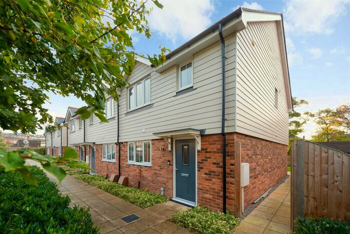 2 Bedroom Terraced House To Rent In Millstrood Road, Whitstable, CT5