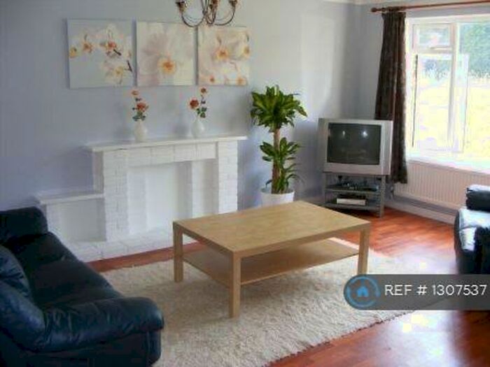 4 Bedroom Detached House To Rent In Lynchet Close, Brighton, BN1