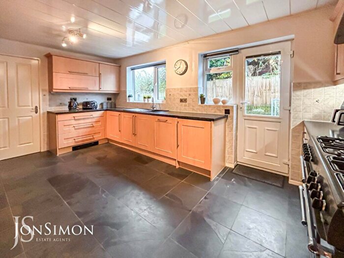 5 Bedroom Detached House For Sale In Falstone Avenue, Ramsbottom, Bury, BL0