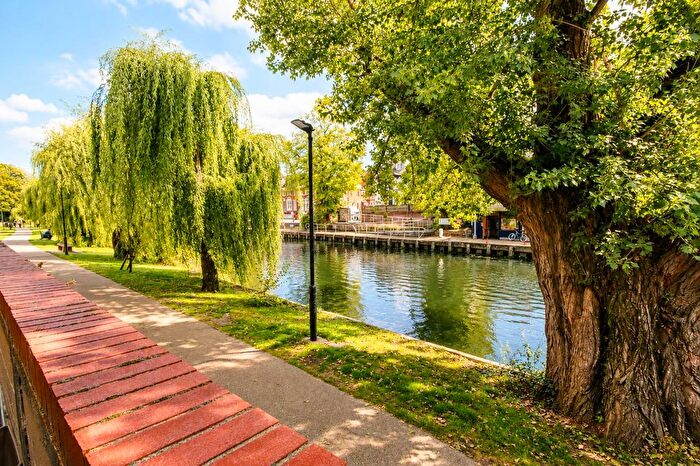 2 Bedroom Flat For Sale In Riverway Court, Norwich, NR1