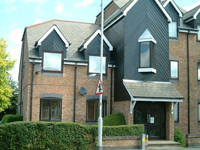 2 Bedroom Flat To Rent In Cheshunt, EN8