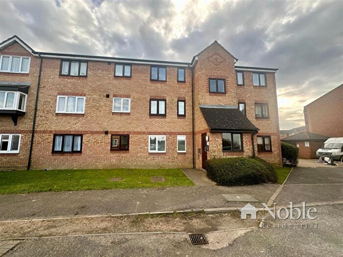 1 Bedroom Flat For Sale In Danbury Crescent, South Ockendon, RM15