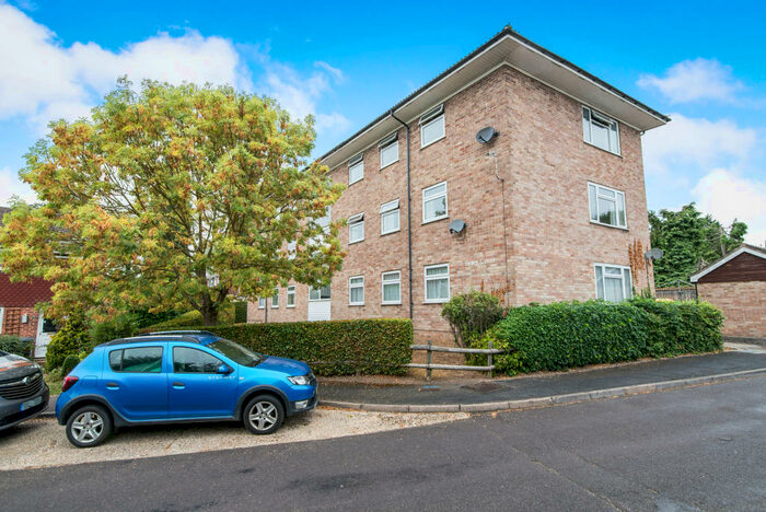 2 Bedroom Apartment To Rent In Tadley, RG26