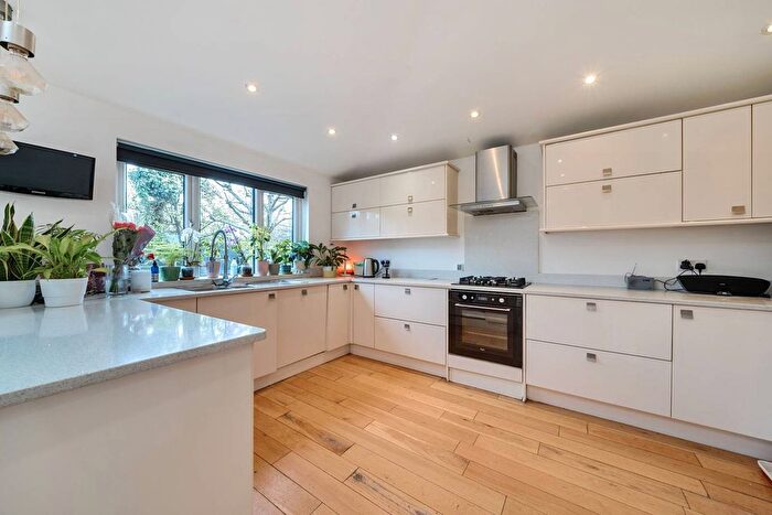 5 Bedroom Semi-Detached House To Rent In Abergeldie Road, Lee, London, SE12