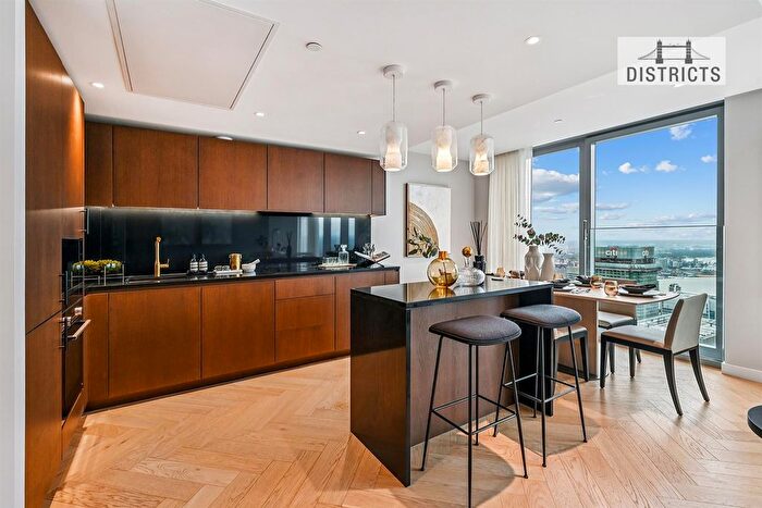 3 Bedroom Flat To Rent In Landmark Pinnacle, Marsh Wall, E14