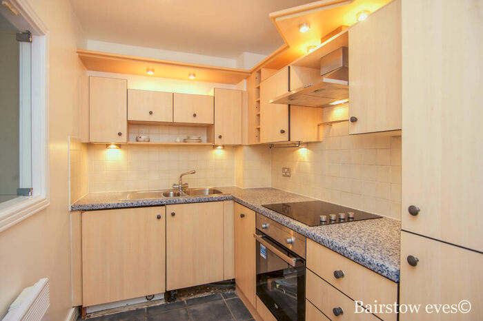 2 Bedroom Flat To Rent In Central House, Bow, E15