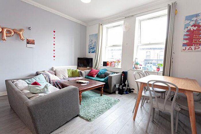 6 Bedroom Flat To Rent In Wilmslow Road, Manchester, M20