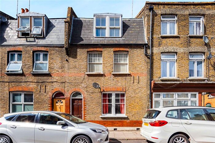 1 Bedroom Flat For Sale In Fordham Street, London, E1