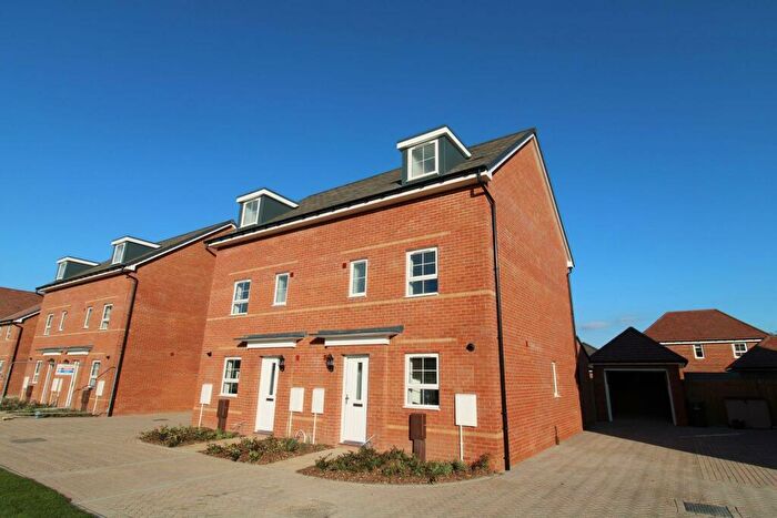 4 Bedroom Semi-Detached House To Rent In Blandings Way, Emsworth, PO10