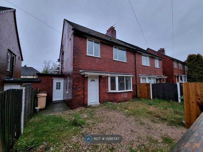 3 Bedroom Semi-Detached House To Rent In Brunswick Avenue, Horwich, Bolton, BL6