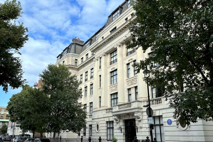 2 Bedroom Flat To Rent In Mansfield Street, London, W1G