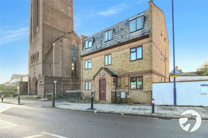 1 Bedroom Flat To Rent In The Hill, Northfleet, Gravesend, Kent, DA11