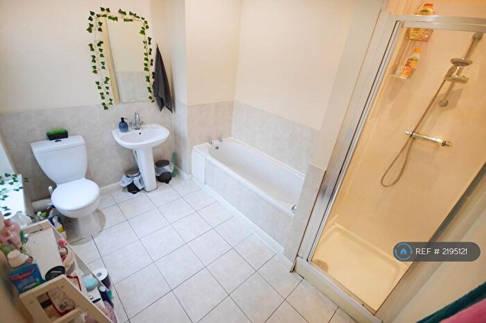 4 Bedroom Terraced House To Rent In Gerald Road, Salford, M6