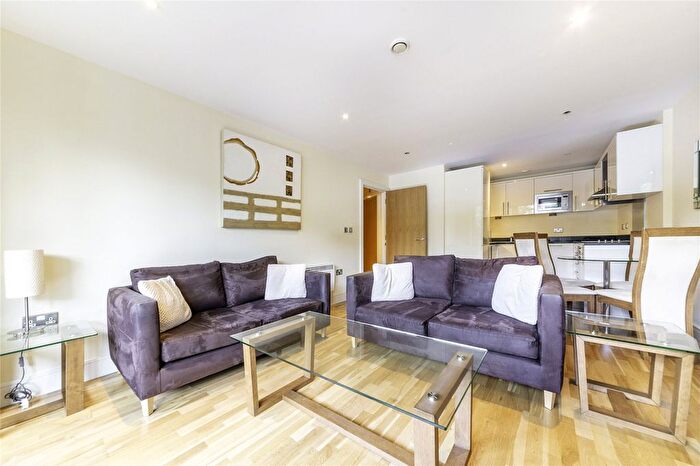 2 Bedroom Flat To Rent In Drayton Park, London, N5