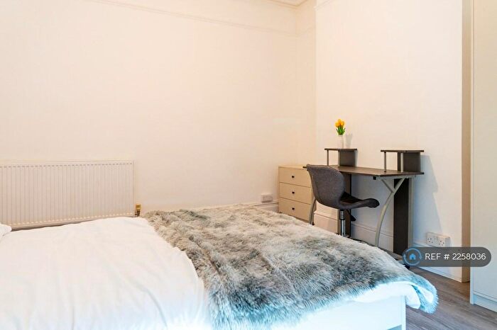 6 Bedroom Terraced House To Rent In Abbey Road, Exeter, EX4
