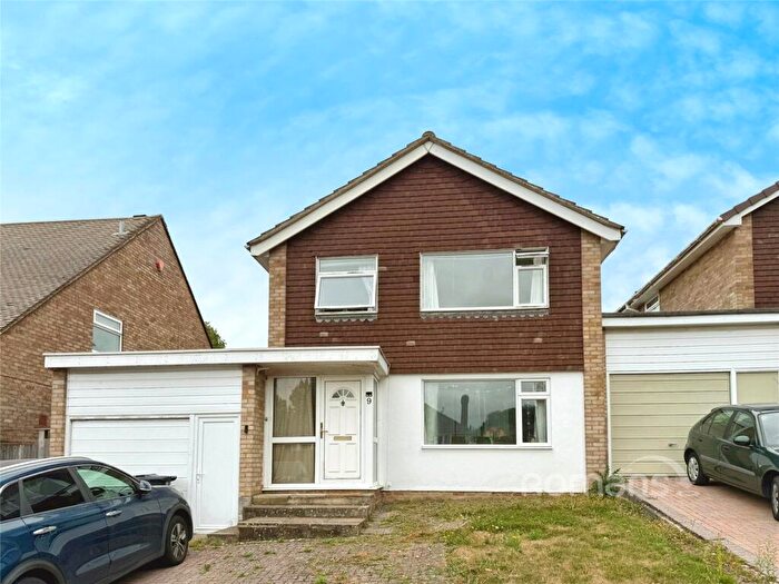 3 Bedroom Link Detached House For Sale In Radstock Lane, Earley, Reading, RG6