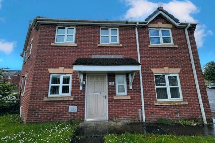 3 Bedroom Semi-Detached House To Rent In West Bank Street, Widnes, WA8