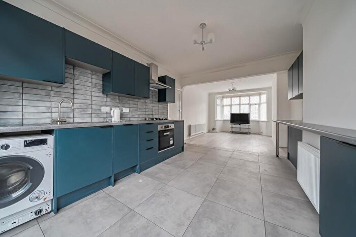 4 Bedroom Semi-Detached House For Sale In Hatherley Crescent, Sidcup, DA14