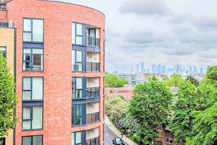 2 Bedroom Flat To Rent In Rye Lane, London, SE15
