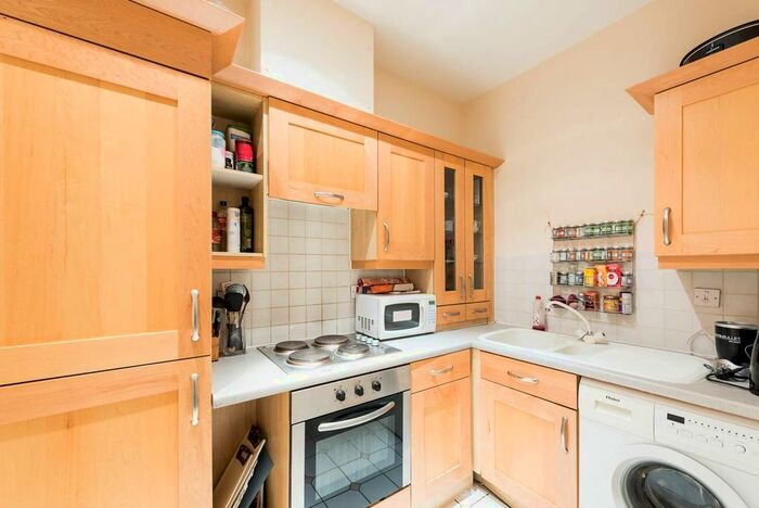 2 Bedroom Flat To Rent In Royal Belgrave House, Pimlico, London, SW1V