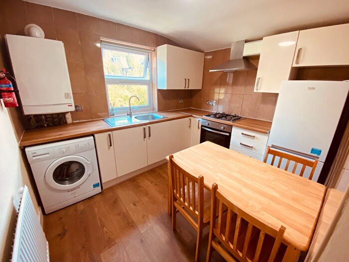 2 Bedroom Flat To Rent In Poets Road, London, N5