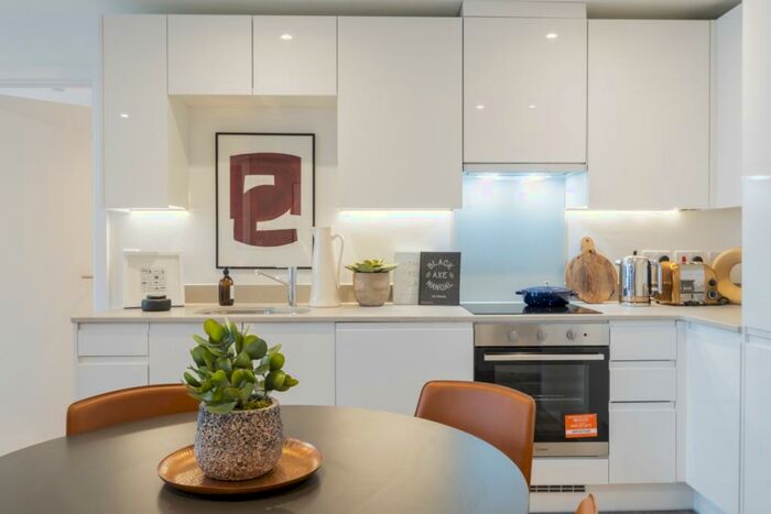 3 Bedroom Apartment To Rent In The Copper House, Liverpool, L1