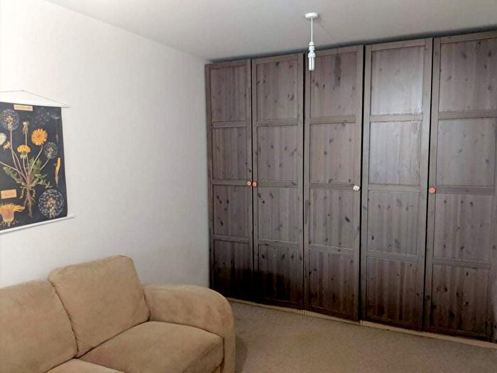 2 Bedroom Flat For Sale In Daneland Walk, London, N17