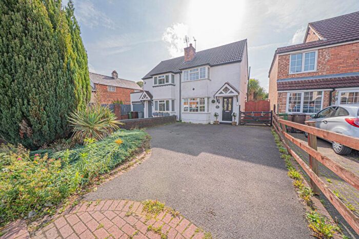 2 Bedroom Semi-Detached House For Sale In Longmore Road, Shirley, B90