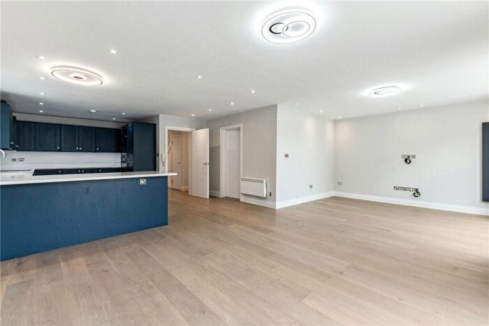 5 Bedroom Detached House For Sale In Sandy Lane, Chobham, Surrey, GU24